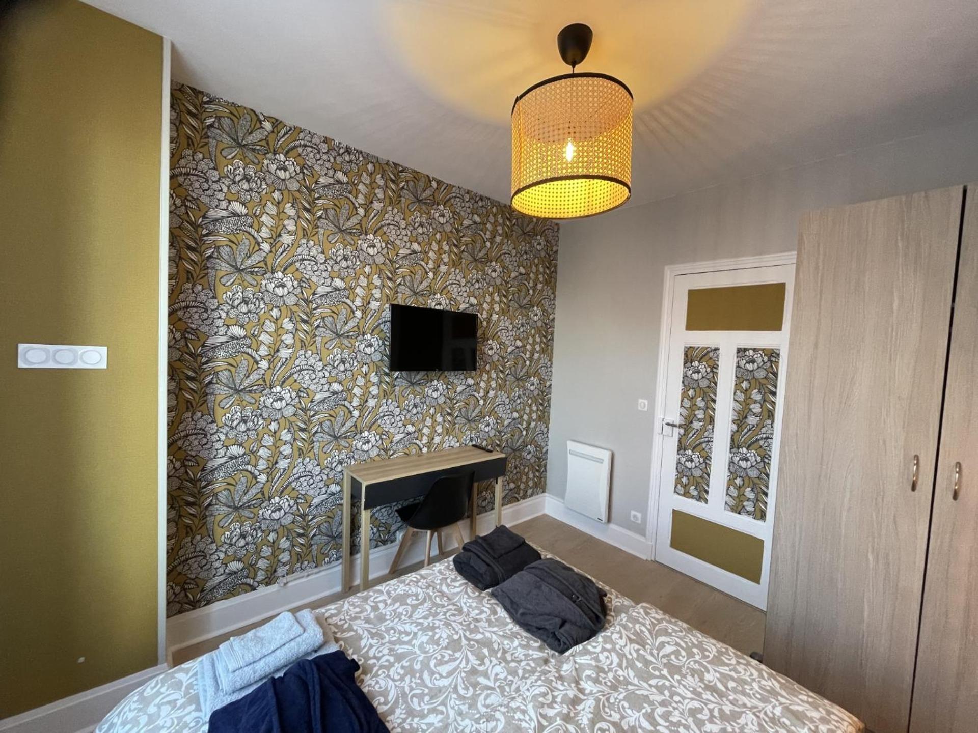 Le Treize Au Coeur Du Bouchon Apartment Troyes Exterior foto